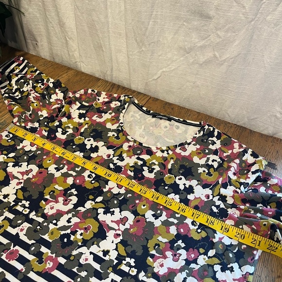 OLSEN Striooed & florals pattern 3/4 sleeve top size XL - Picture 4 of 7
